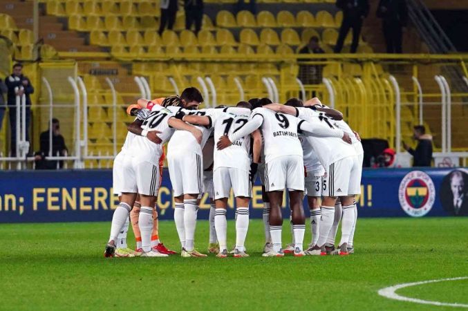 Foto Haber:Spor Toto Süper Lig: Fenerbahçe: 2 - Beşiktaş: 1 (İlk Yarı Sonucu) 12