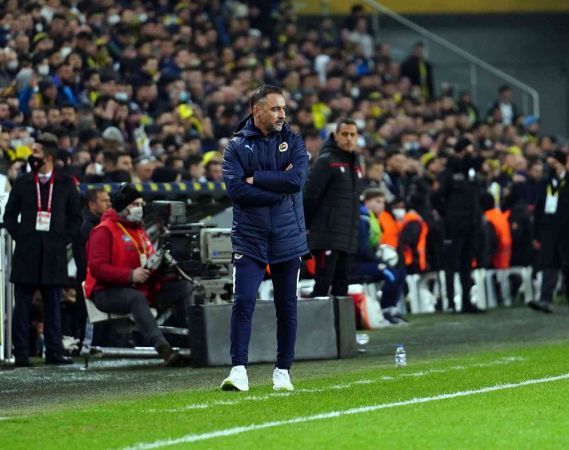 Foto Haber:Spor Toto Süper Lig: Fenerbahçe: 2 - Beşiktaş: 1 (İlk Yarı Sonucu) 13