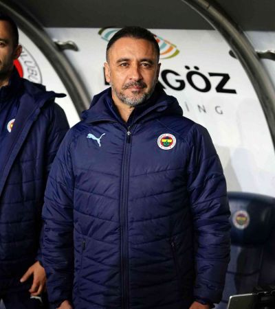 Foto Haber:Spor Toto Süper Lig: Fenerbahçe: 2 - Beşiktaş: 1 (İlk Yarı Sonucu) 17