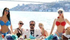 Foto Haber...Adnan Oktar'ın kedicikleri ve aslanı İngiliz basınına konuştu! 2