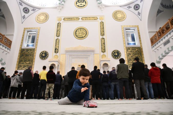 Gaziantep'te ilk teravih namazı kılındı 3