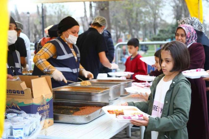 Fatma Şahin, Gazianteplilerle iftar sofrasında buluştu 1