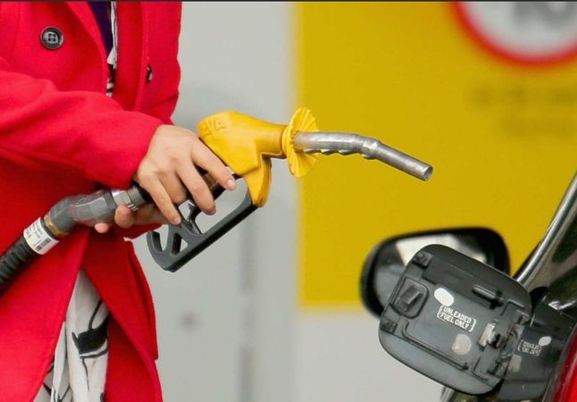 Gaziantep'te Benzin ve Mazot Zamlarından yakınan Vatandaşlara Müjde! Brent Petrol İlk Kez Bu Kadar Düştü! Benzin ve Motorine İndirim Gelecek Herkes Arabasıyla Artık Gönlünce Gezebilir 1