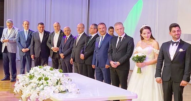 Gaziantep'te İçişleri Bakanı Süleyman Soylu Dahil 30 Şahitli Muhteşem Nikah!  İçişleri Bakanı Soylu MHP Gaziantep Milletvekili Sermet Atay’ın kızı Bilge Atay ile Ortopedi uzmanı Dr. Taner Karlıdağ 'ın Nikahı için G 5