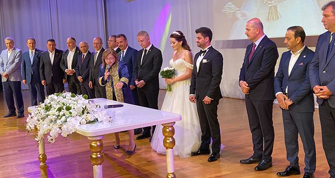 Gaziantep'te İçişleri Bakanı Süleyman Soylu Dahil 30 Şahitli Muhteşem Nikah!  İçişleri Bakanı Soylu MHP Gaziantep Milletvekili Sermet Atay’ın kızı Bilge Atay ile Ortopedi uzmanı Dr. Taner Karlıdağ 'ın Nikahı için G 8