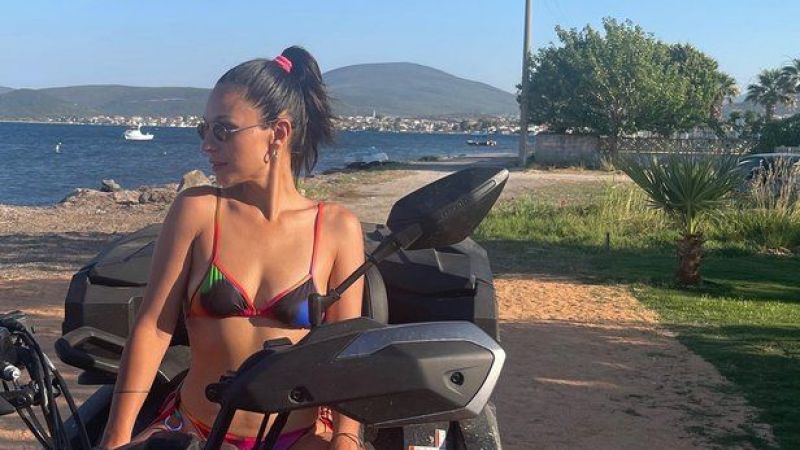 Selin Yeninci Bikinisiyle Motor Üzerine Uzandı, İddialı Pozuyla Yine Yürek Hoplattı! 3