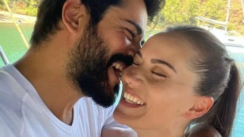 İkinci Kez Bebek Bekleyen Fahriye Evcen ve Burak Özçivit’ten “Ayrılık” İddialarına Yanıt Geldi! 3