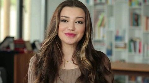 Evli Olmasına Rağmen Sevgilisi Olan Kadından Esra Ezmeci'yi Şoke Eden Soru: “Cinsellik Var, Ailem Bilmeli Mi?” 4