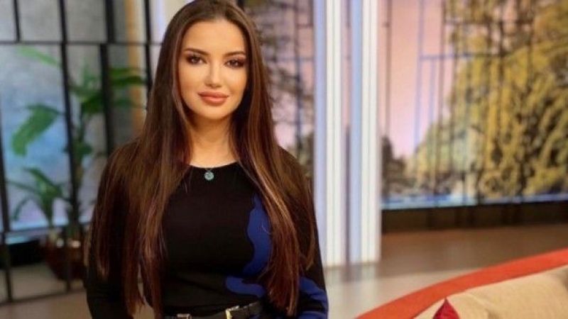 Esra Ezmeci'nin Takipçisinden Milyonları İlgilendiren Çarpıcı Soru: “Neden Bizi Reddedip, Değer Bilmeyenlere Yer Açıyoruz?” Ezmeci'nin Cevabı Resmen Yol Gösterdi! 1