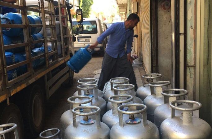 Gaziantep'te Mutfak yangın yerine döndü! Mutfak tüpüne zam üstüne zam geldi Vatandaşın resmen ocağı söndü...  İşte Aygaz, İpragaz, Bizimgaz ve Milangaz Gaziantep güncel tüp fiyatları 4