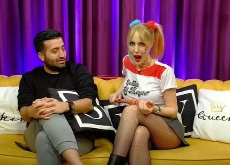 En Seksi Spiker Hande Sarıoğlu File çoraplı paylaşımıyla olay oldu! Spiker Hande Sarıoğlu, Harley Quinn kılığına girdi: "Günaha gireceğiz" 3