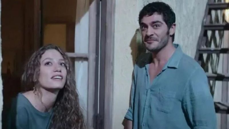 Serenay Sarıkaya ve Burak Deniz Çok Cesur! Şahmaran Dizisindeki Sahneler Gündem Oldu! 2