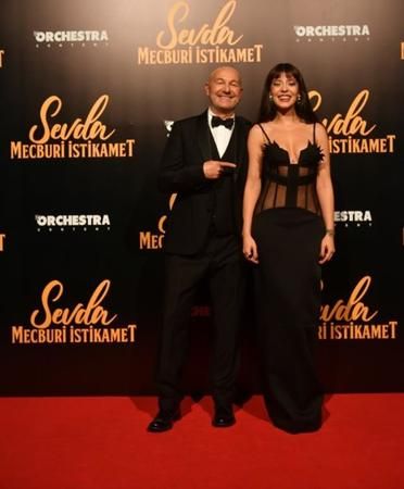 Herkes bu filmi bekliyordu, Sevda Mecburi İstikamet’in galası yapıldı! Çağan Irmak, hikayenin arka perdesini anlattı; Selin Şekerci ağladı! Meğer… 3