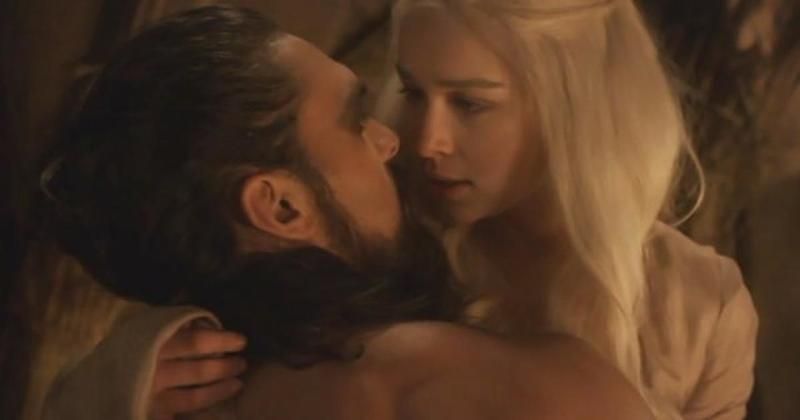 Seks sahneleri ile aylarca konuşulmuştu! Game of Thrones’un Daenerys Targaryen’ı Emilia Clarke, yıllar sonra itiraf etti! Meğer… 3