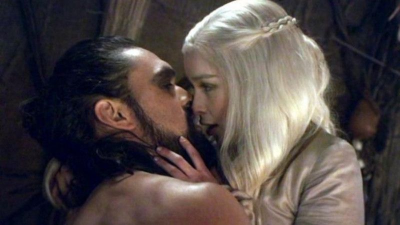 Seks sahneleri ile aylarca konuşulmuştu! Game of Thrones’un Daenerys Targaryen’ı Emilia Clarke, yıllar sonra itiraf etti! Meğer… 2