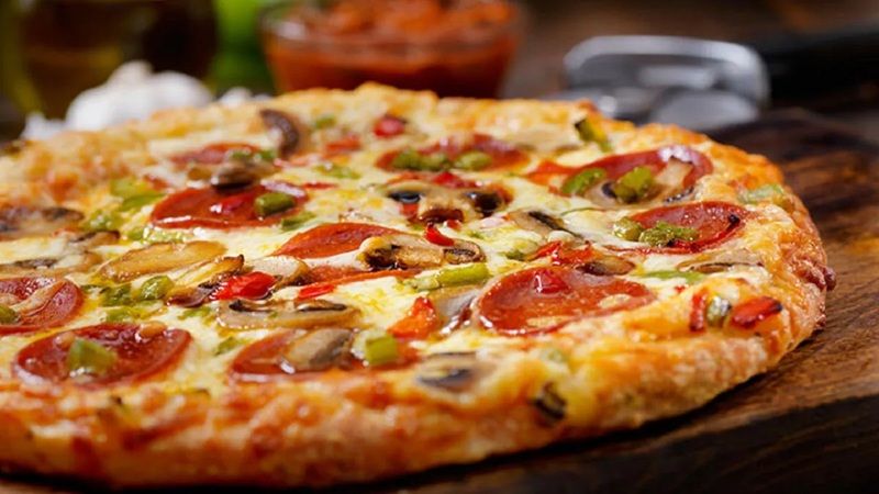 Çok beğenilmişti; Zuhal Topal’la Yemekteyiz programında yapılan karışık pizzanın tarifi ortaya çıktı! Püf noktalara dikkat edin 2