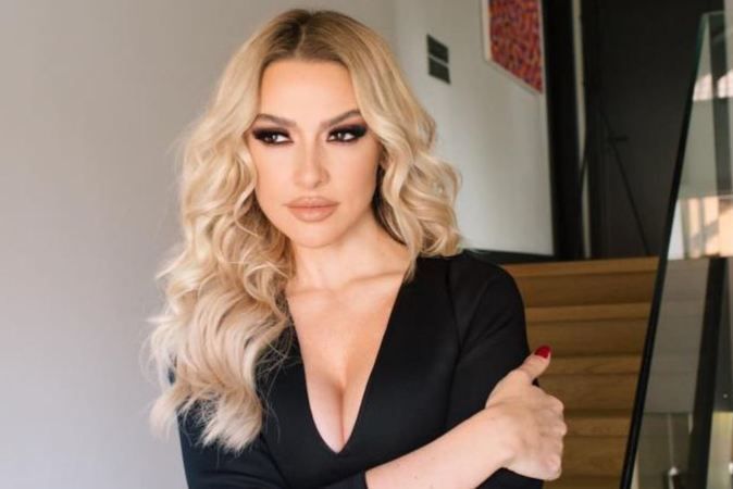 Seren Serengil ile mahkemelik olmuştu! Ünlü popçu Hadise, pozlarını peş peşe paylaştı! O Ses Rap detayı dikkat çekti! Meğer… 1