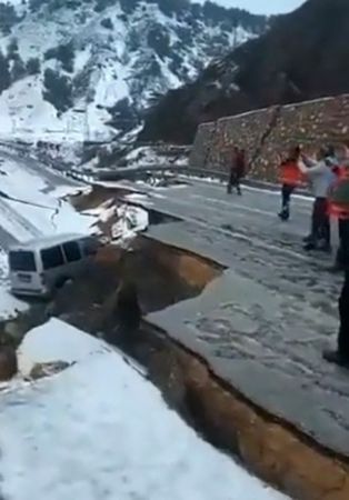 Çöken Adana - Antep otobanından çarpıcı görüntü 4