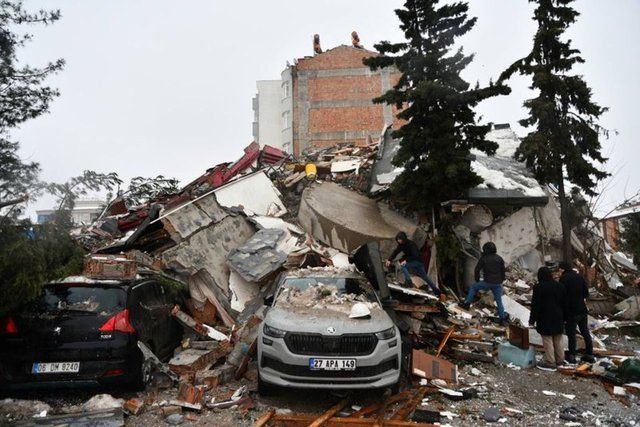 Gaziantep'te Depremin etkisi ağırlaşıyor; acı tablo her saat daha da kötüleşiyor! Gaziantep’te vefat eden vatandaşların sayısı artıyor! İşte son durum 3