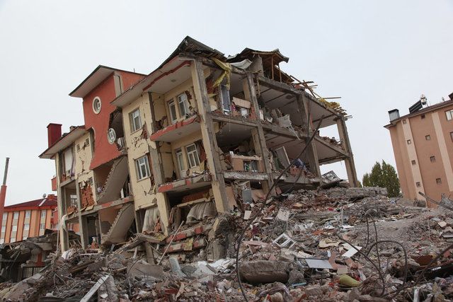 Deprem sonrası ihalelerin de son durumu belli oldu! Kamu İhale Kurumu az önce açıkladı: 2 hafta erteleme 1