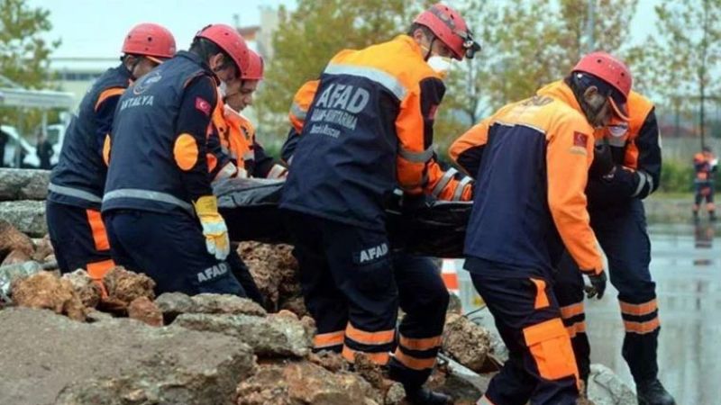 Deprem Bölgelerine Gitmek İsteyen İstanbullulara AFAD'dan Uyarı: “Lütfen Evinizde Bekleyin!” 2