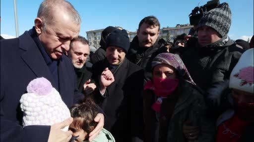 Cumhurbaşkanı Erdoğan, bugün deprem bölgesine geldi! Kahramanmaraş’taki çadır kentten depremzedelere seslendi: “Bütün imkanlarımızı seferber etmiş vaziyetteyiz…” 2