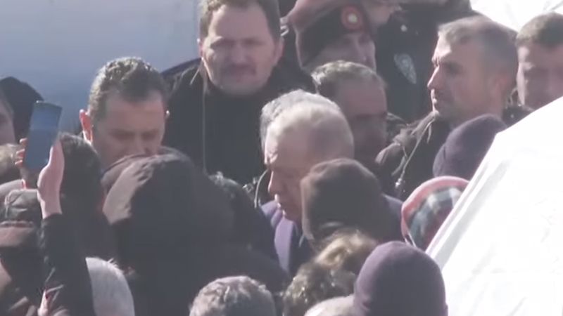 Cumhurbaşkanı Erdoğan, bugün deprem bölgesine geldi! Kahramanmaraş’taki çadır kentten depremzedelere seslendi: “Bütün imkanlarımızı seferber etmiş vaziyetteyiz…” 3