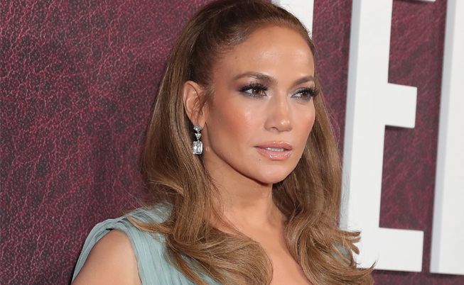 Deprem sonrası herkes tek yürek oldu! Bu kez dünya yıldızı Jennifer Lopez’den hamle geldi! Takipçilerine seslendi, bağlantı paylaştı! 1