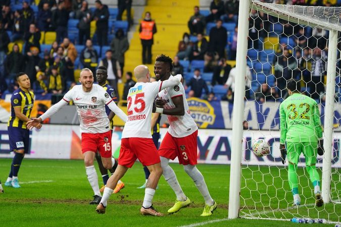 Dört büyükler, zor günlerde Gaziantep FK’yı yalnız bırakmadı! El ele verdi, transfer işlemleri için ilk adımı attı! 2