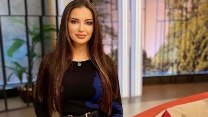 Esra Ezmeci, Psikolog Kimliği İle Seslendi: “Kırılan Kanadımıza Rağmen Uçmayı Öğreneceğiz!” 2