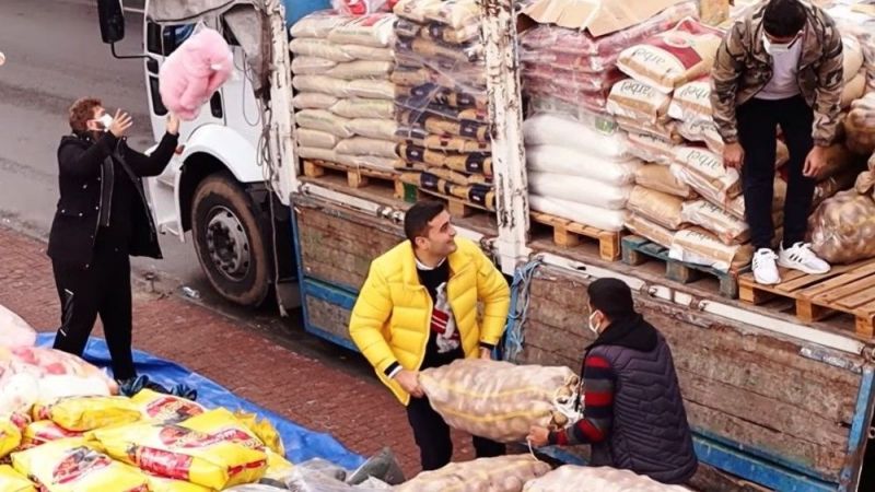 Böyle Vicdansızlık Görülmedi! CZN Burak, Deprem Yardımlarına Engel Olan Akrabasına Ateş Püskürdü! 1