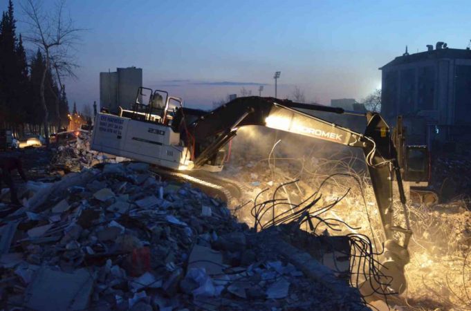 DEPREM  MARAŞIMIZI NE HALE GETİRMİŞ? Depremin yıktığı Kahramanmaraş’ta cadde ve sokaklar sessizliğe büründü 1