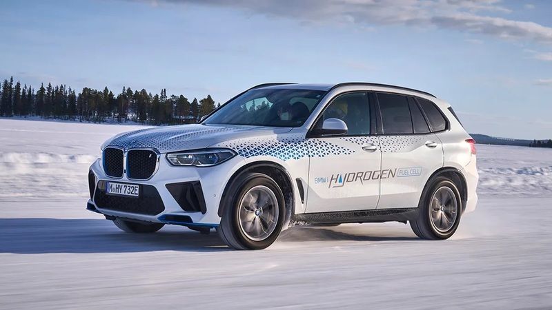 Alman Otomotiv Devinden Hidrojen Yakıtlı Araç! BMW İX5 Hydrogen Test İçin Sürüşe Hazırlanıyor! 2