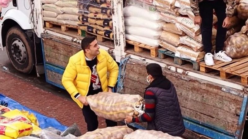 CZN Burak'ın Hatay Yardımları Olay Oldu! Hataylı Depremzede Çocuklar, Ünlü Şef İle Doyasıya Eğlendi! 1