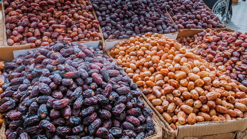 İftarın Vazgeçilmezi Hurma Tam Bir Şifa Kaynağı! Birden Çok Çeşidi Olan Hurma Birçok Vitamin Barındırıyor! 1