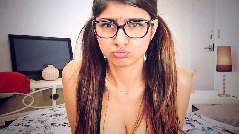 Ünlü Oyuncu Mia Khalifa Banyodan Tiktok Yayını Açtı! Khalifa’nın Banyodaki Hali Gündem Oldu! Hel Öyle Bir Şey Yaptı Ki… 1