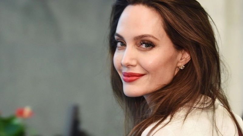 Angelina Jolie milyarder isimle yakalandı! Uzun yıllar sonra o isimle görüntülendi! 1