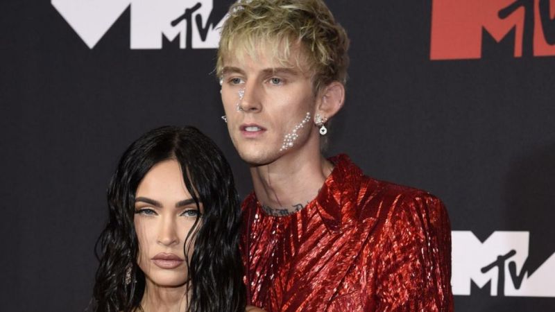 Megan Fox aşkına sahip çıktı! Eski aşkı Machine Gun Kelly'nin kollarına koştu! 3