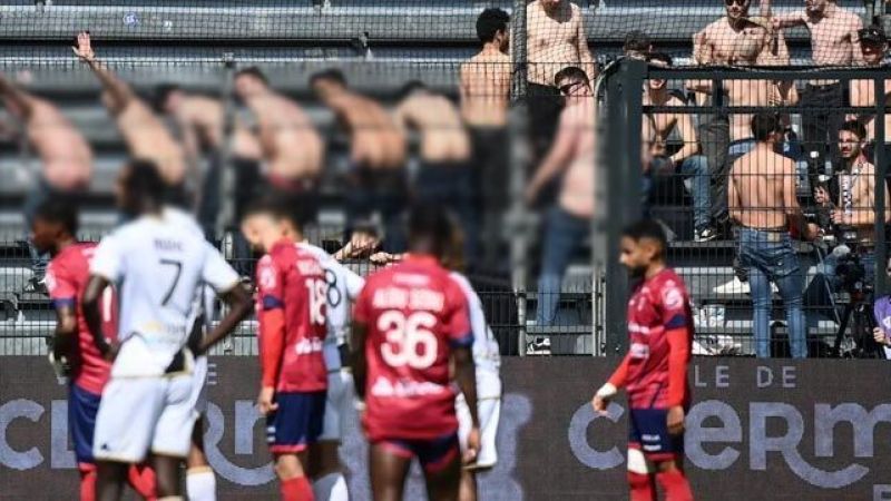 Tribünlerde akılalmaz pantolon indirme hilesi! Rakip takımı şaşırtma hamlesi tribünü utandırdı! 2