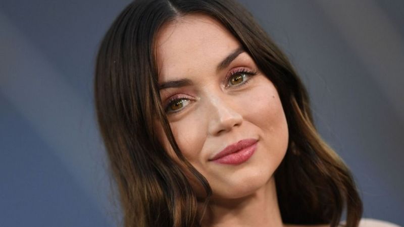 Ana de Armas İngilizce bilmeden en çok aranan yüzlerden oldu! Başarılı oyuncu İngilizceyi Friends dizisinden öğrendi! 3