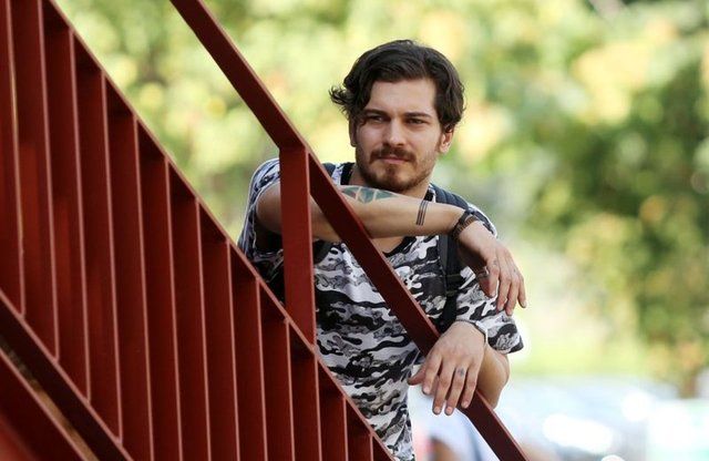 Çağatay Ulusoy herkesi üzmüştü. İyi haber geldi. Hayranları mutlu oldu 1