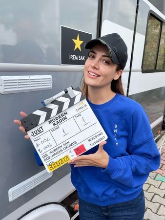 İrem Sak yazdı, abisi çekti! Modern Kadın, Cannes’da tanıtıldı! 1