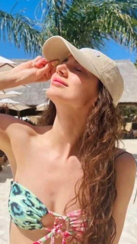 Miss Turkey güzeli Aslı Sümen mini bikinisi içinde alev aldı! 2