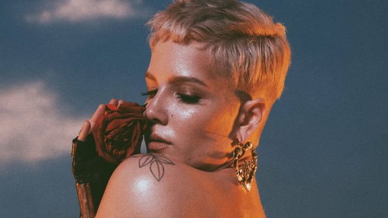 Halsey cilt bakımı sırrını açıkladı! Anne sütü en iyi bakım ürünü! 3