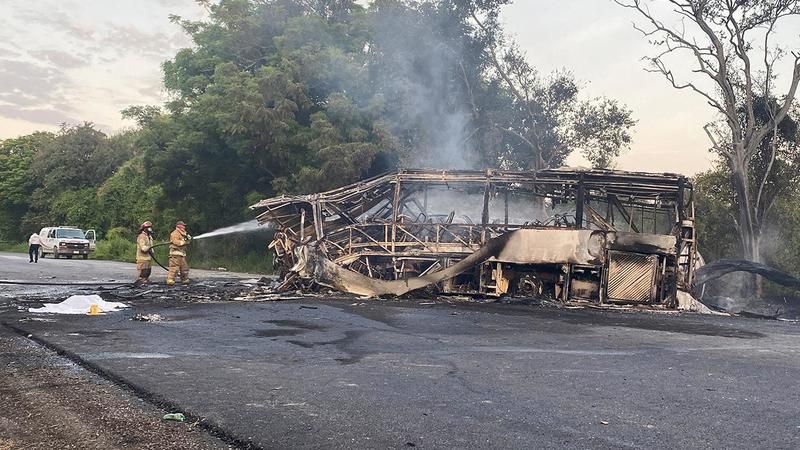 Meksika’da Ölümcül Trafik Kazaları Artarak Devam Ediyor: Nayarit Eyaletindeki Otobüs Kazasında En Az 18 Kişi Hayatını Kaybetti! 1