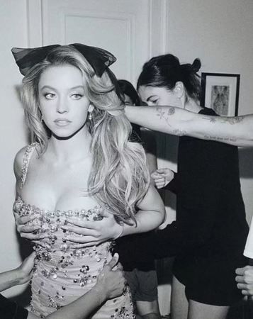 Sydney Sweeney’in MET Gala hazırlığı… Bu kıyafet çok konuşulacak! 2