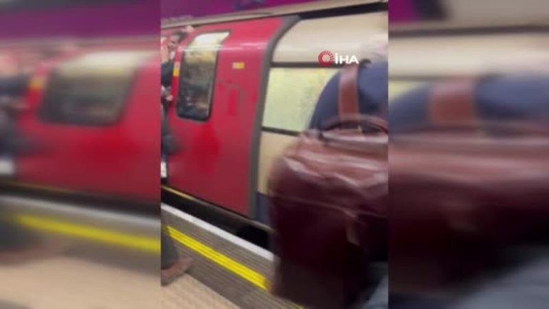 Londra Metrosunda Vagon Yangını Paniği! Clapham Common Metro İstasyonu’nda Yolcular Camları Kırdı! 3