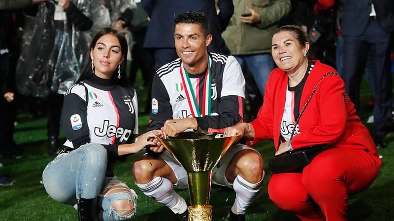 Ronaldo'nun Ayrılık haberleri gündeme bomba gibi düştü! Bu kez annesi de konuştu! Ronaldo’nun başı dertte olabilir… 2