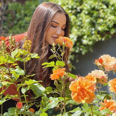 Eşi İle Cinsel Birliktelik Yaşamak, Suçluluk Hissettirdi! Esra Ezmeci, “Ayıp” Ve “Günah” Kavramlarına Dikkat Çekti: “Öyle Öğretiyorlar!” 1