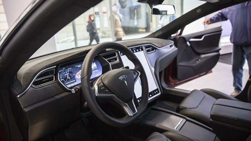 Çin'e gönderilen TESLA araçlarında yeni yazılımsal sorun ortaya çıktı: 1.1 milyon araç tehlikede! 2